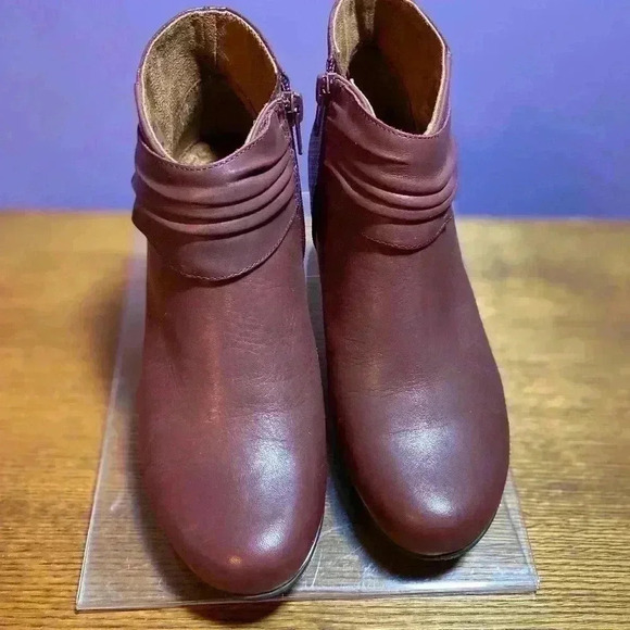 Rockport Women's Brynn Ruched Maroon/Brown Ankle Boot Size 7.5‎ - Picture 2 of 9